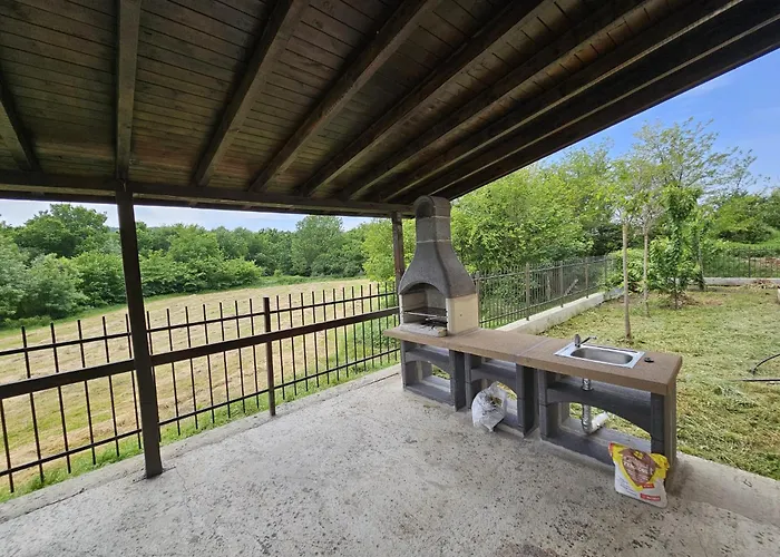 2 Zimmerwohnung Shkorpilovtsi